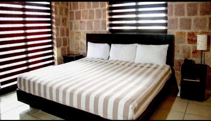 Sauces Hotel 3*